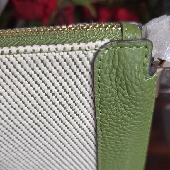 Kate Spade Elegant Green and Cream Crossbody Bag - Picture 7 of 9